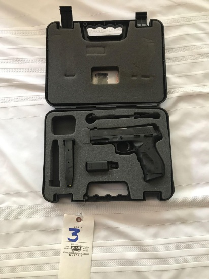 Taurus PT 809 9mm Pistol with case and extra clip