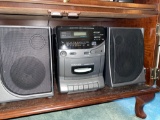 Craig AM/FM stereo tuner cassette CD player w/ (2) speakers