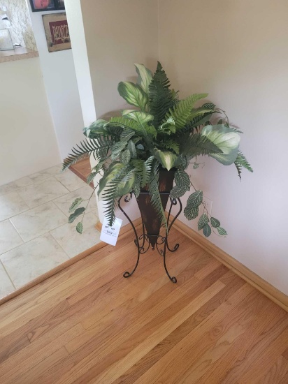 Decorative plant holder