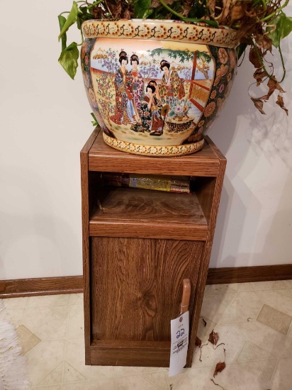 Oriental planter with stand