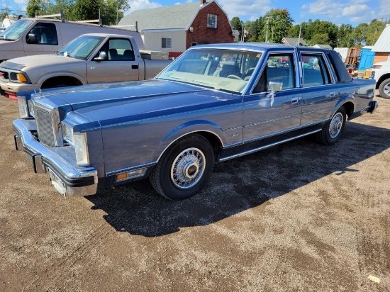 1984 Lincoln Towncar 142,428 miles
