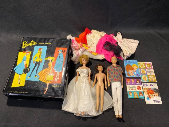 Vintage 1960s Barbie, Skipper, Ken Case & Booklets