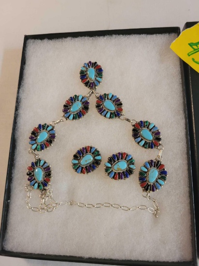 Unmarked sterling jewelry set, case not included