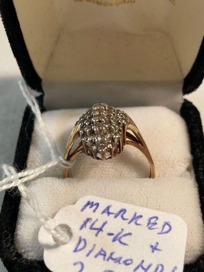 Marked 14K gold and diamond ring 2.8 DWT