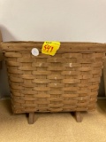 Freestanding longaberger basket