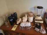 Blender, Schlitz glasses, mugs, mixer, electric knife