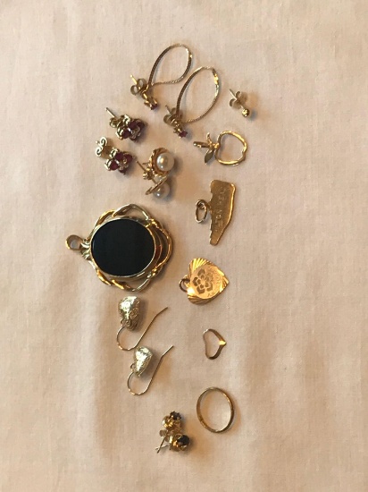 14K gold earrings - pendants