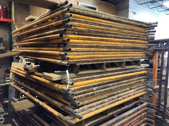 (24) Scaffolding Uprights with 48 Crossbars