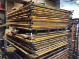 (24) Scaffolding Uprights with 48 Crossbars