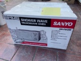Sanyo Microwave, New in Box