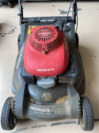 Honda Harmony HRB 216 self-propelled lawn mower.