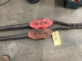 Two rigid chain tongs