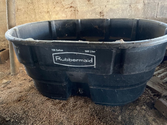 New 150 gal Rubbermaid water tub