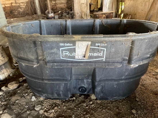 New 150 gal Rubbermaid water tub