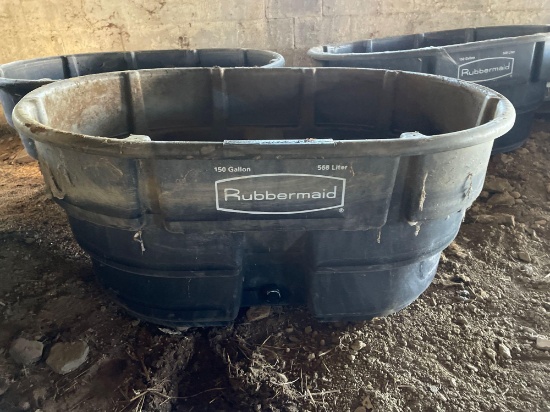 New 150 gal Rubbermaid water tub