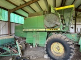 John Deere 4400 combine