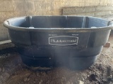 New Rubbermaid 150 gal water tub