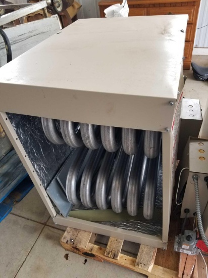 Lennox 156k btu gas shop heater, scratch and dent