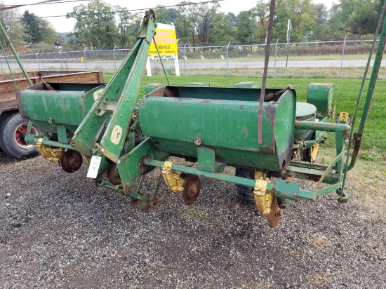 JD 494A 4 row corn planter