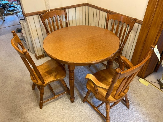 Dining Room Table and 4 Chairs