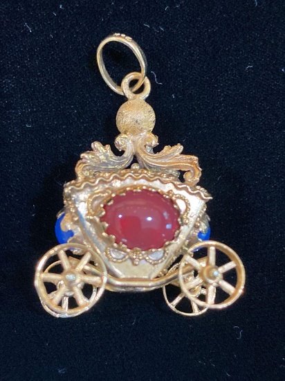 14K Gold carriage charm, 12.2 grams.