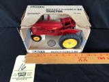 Ertl Massey-Harris 44 1/16 scale