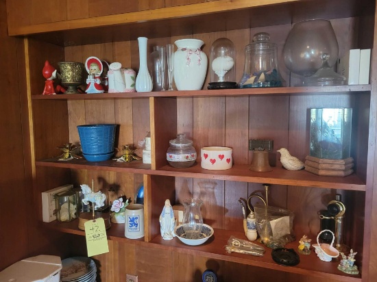 Miscellaneous glass, decor items, smuckers collector plates