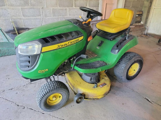 John Deere D105 Garden Tractor