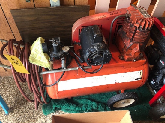 Horizontal air compressor