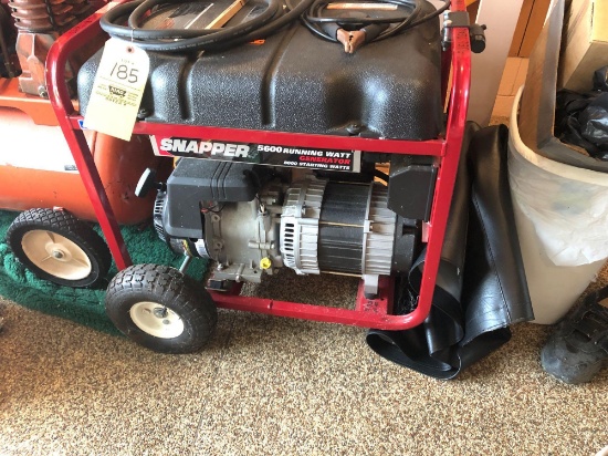 Snapper 5600 running watt generator with cover