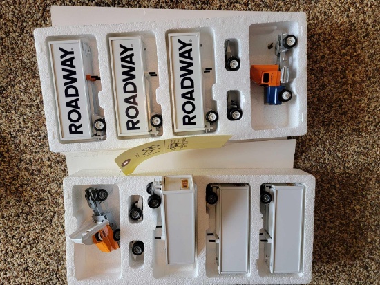 (2) Winross Die Cast Trucks