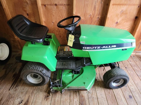 Deutz-Allis Garden Tractor, runs