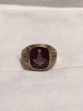 10K gold men's Masonic Ring with square and compass and plumb and trowel on sides - 5.77dwt