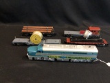 American Flyer Comet Engine 466 And assorted cars