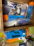 8 brand new water squirt guns