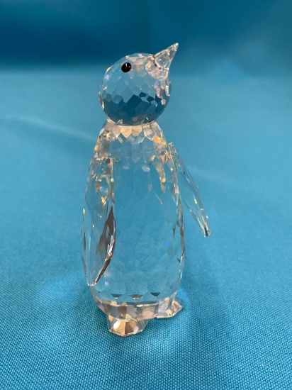 Swarovski penguin figurine with box