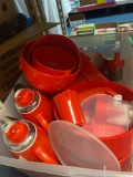 1 tote Corning designs red carafes, bowls, etc kitchen accessories
