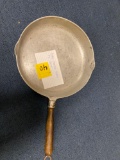 Rare frontier Buffalo number 8 skillet