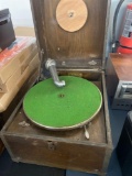 Old phon-ola record player