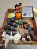 Coca-Cola bottle radios, Tropicana radio, King Kong and assorted toys