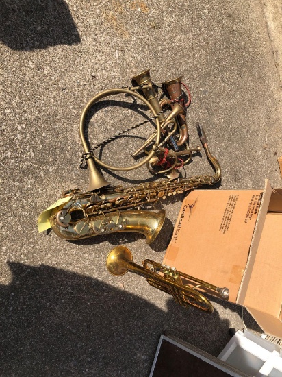 Vito saxophone, King 600 trumpet, brass horns