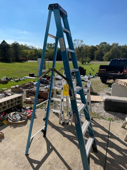 8ft fiberglass step ladder