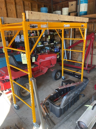 1000lb capacity section of scaffolding