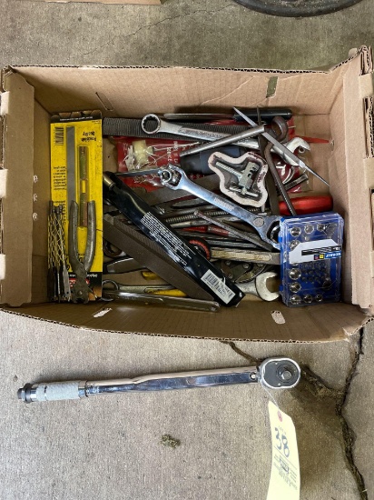 Torque wrench, tools