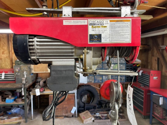 Chicago 650lb electric hoist