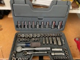3/8 and 1/4 in socket set