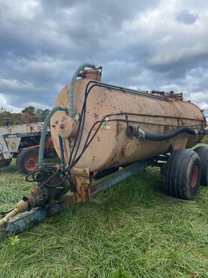 2000 gallon slurry tank with ballon tires vac pump