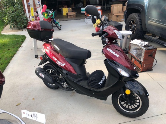2020 Yongfu Rocket Icebearscooter Motorcycle, 4 miles