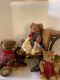 Boyds Bear and small desk for bears