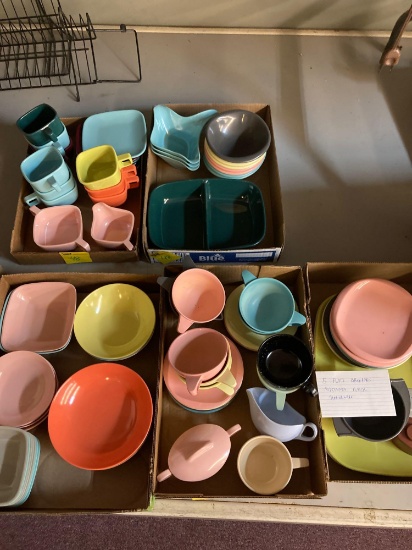 5 flats of Brookpark mid Century plastic dinnerware